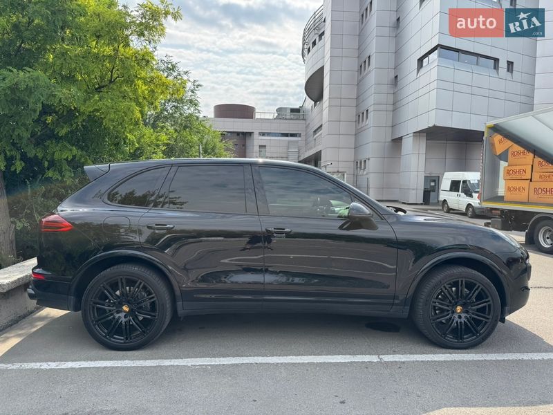 Внедорожник / Кроссовер Porsche Cayenne 2016 в Днепре
