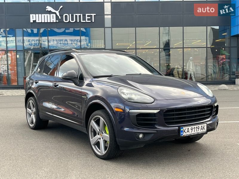 Позашляховик / Кросовер Porsche Cayenne 2016 в Києві