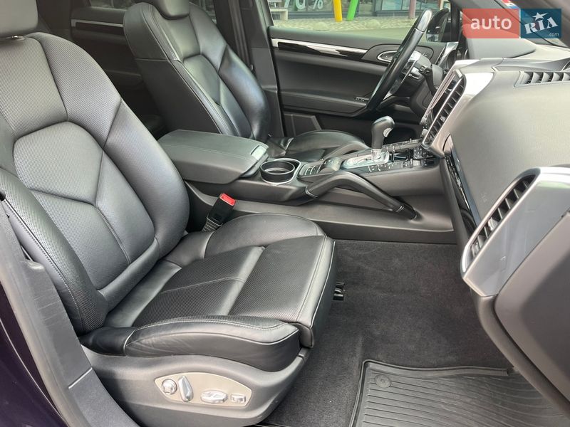 Позашляховик / Кросовер Porsche Cayenne 2016 в Києві