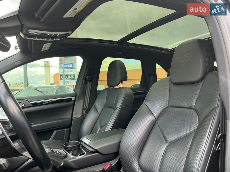 Позашляховик / Кросовер Porsche Cayenne 2016 в Києві