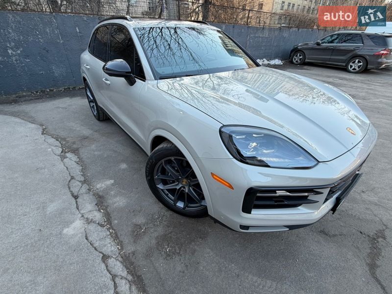 Внедорожник / Кроссовер Porsche Cayenne 2023 в Киеве