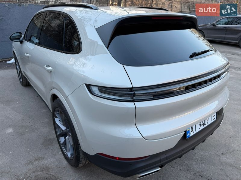 Внедорожник / Кроссовер Porsche Cayenne 2023 в Киеве