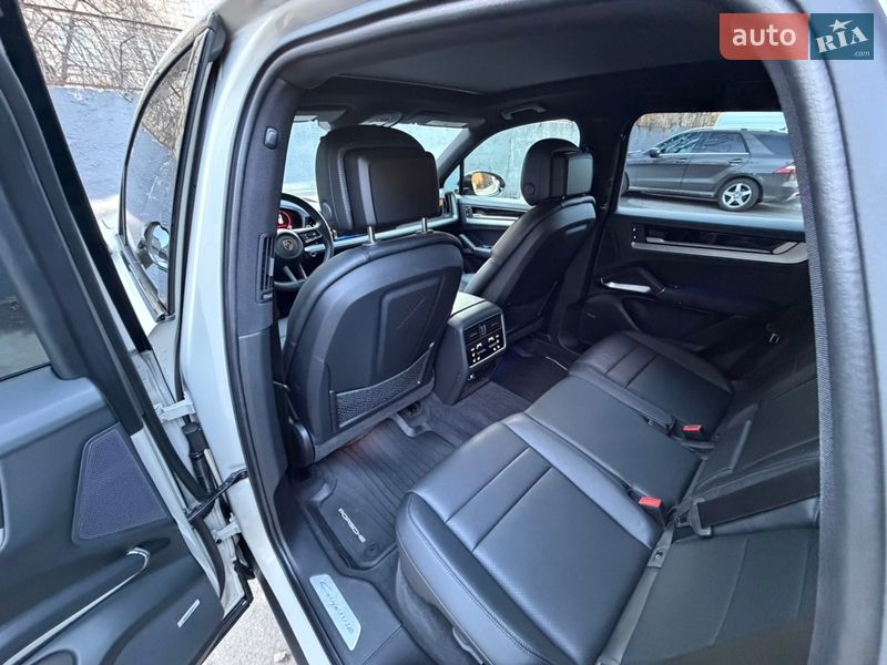 Внедорожник / Кроссовер Porsche Cayenne 2023 в Киеве