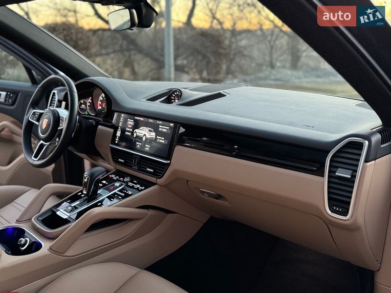 Внедорожник / Кроссовер Porsche Cayenne 2020 в Киеве