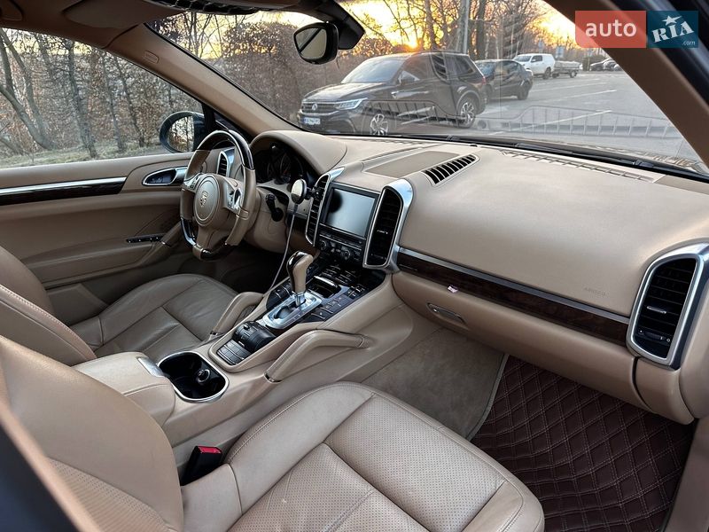 Внедорожник / Кроссовер Porsche Cayenne 2013 в Киеве