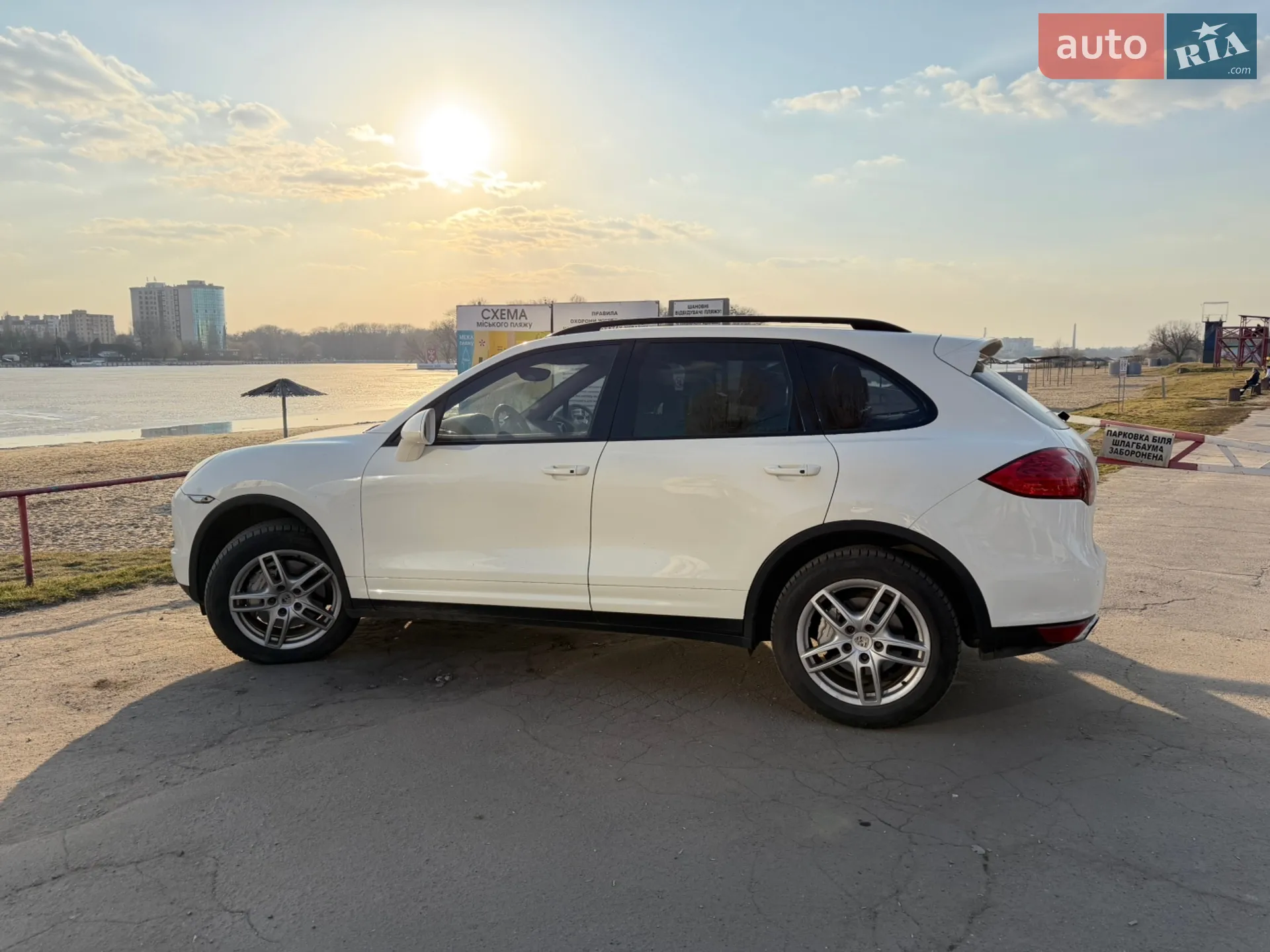 2011 Porsche Cayenne - мініатюра 2