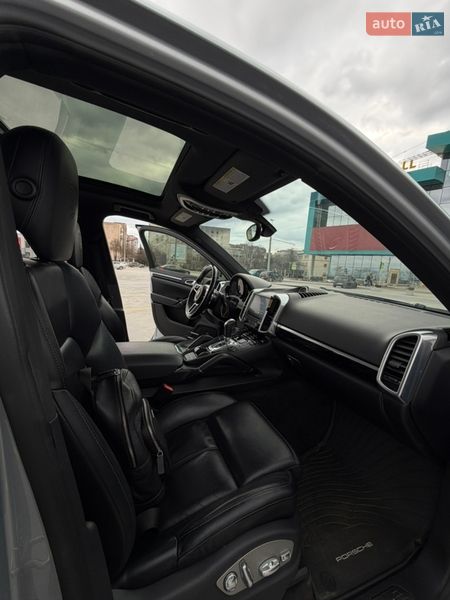 Внедорожник / Кроссовер Porsche Cayenne 2016 в Тернополе