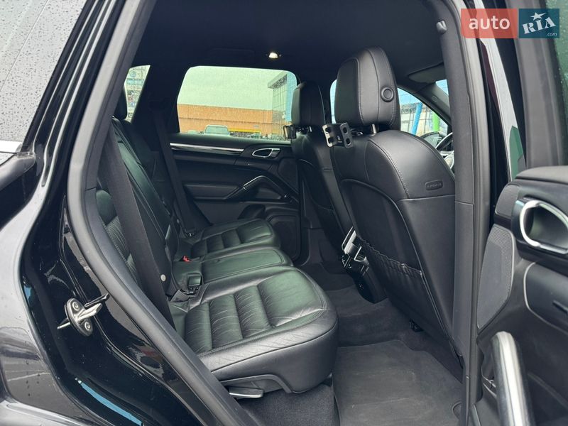 Позашляховик / Кросовер Porsche Cayenne 2016 в Києві