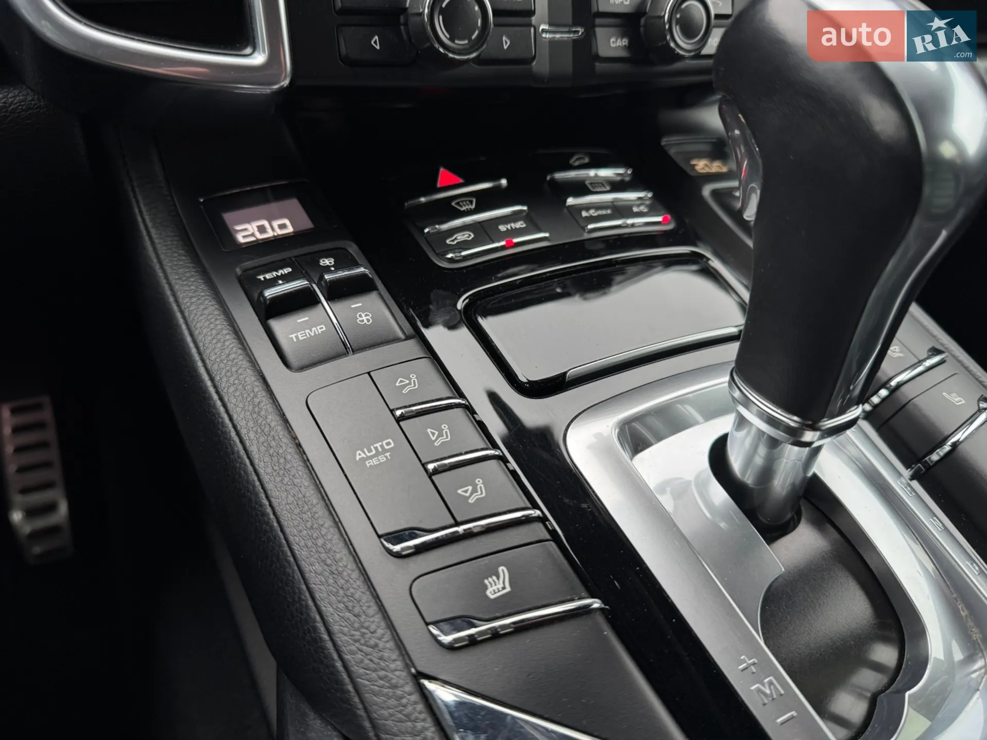 2016 Porsche Cayenne - мініатюра 24