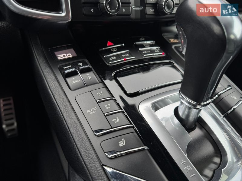 Позашляховик / Кросовер Porsche Cayenne 2016 в Києві