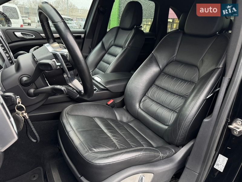 Позашляховик / Кросовер Porsche Cayenne 2016 в Києві