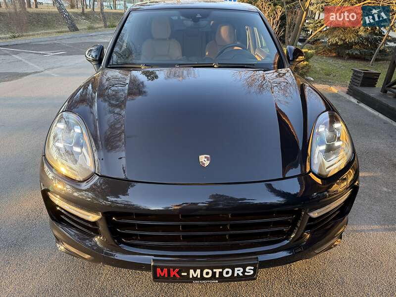 Внедорожник / Кроссовер Porsche Cayenne 2015 в Киеве