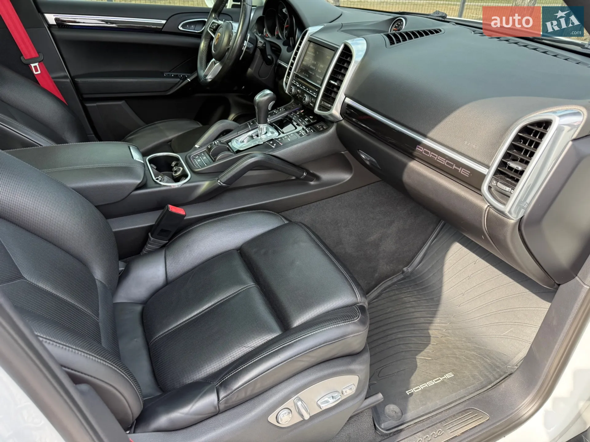 2016 Porsche Cayenne - мініатюра 61