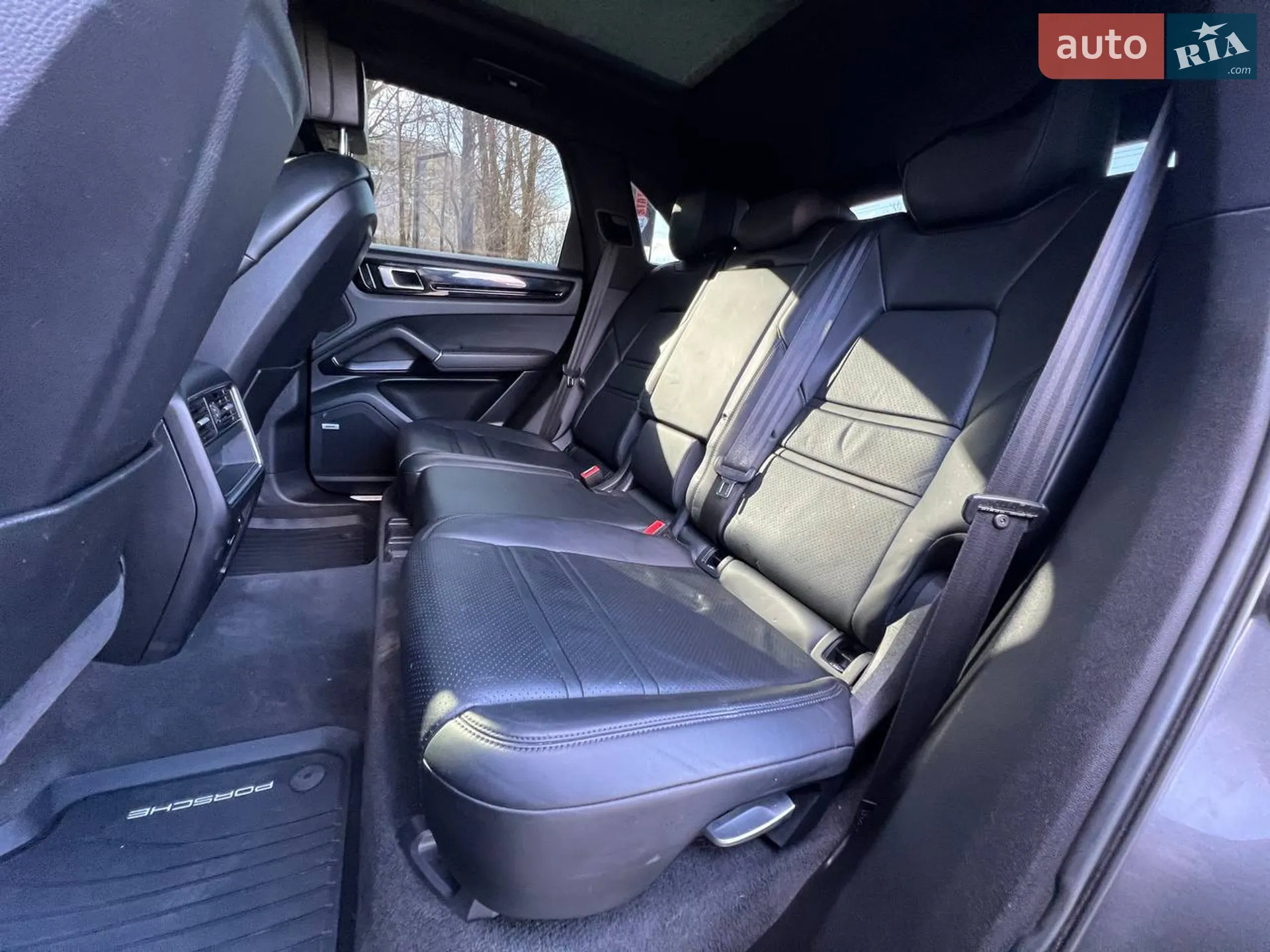 2019 Porsche Cayenne - мініатюра 38