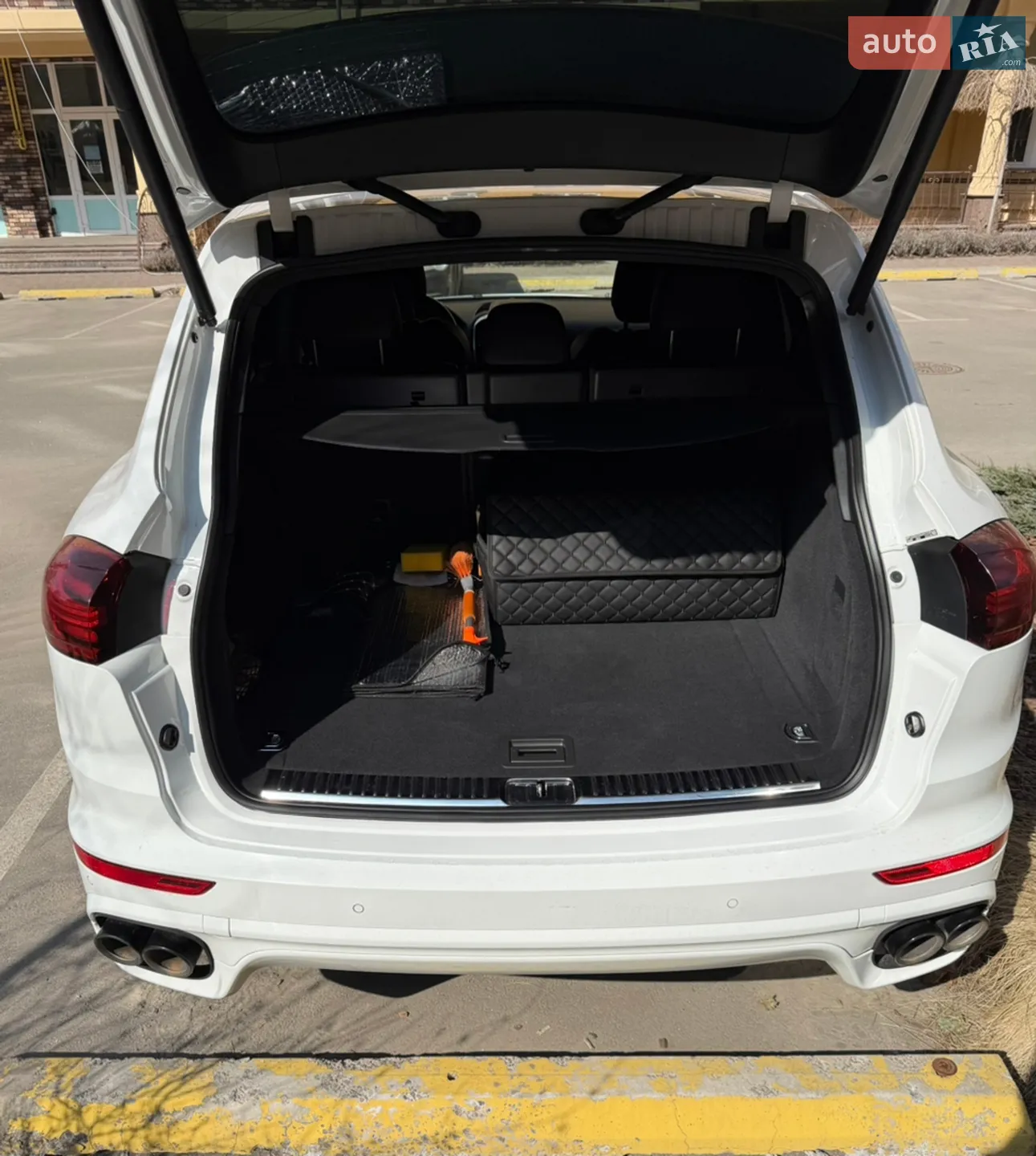 2016 Porsche Cayenne - мініатюра 9