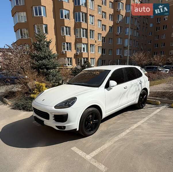 Позашляховик / Кросовер Porsche Cayenne 2016 в Софіївській Борщагівці