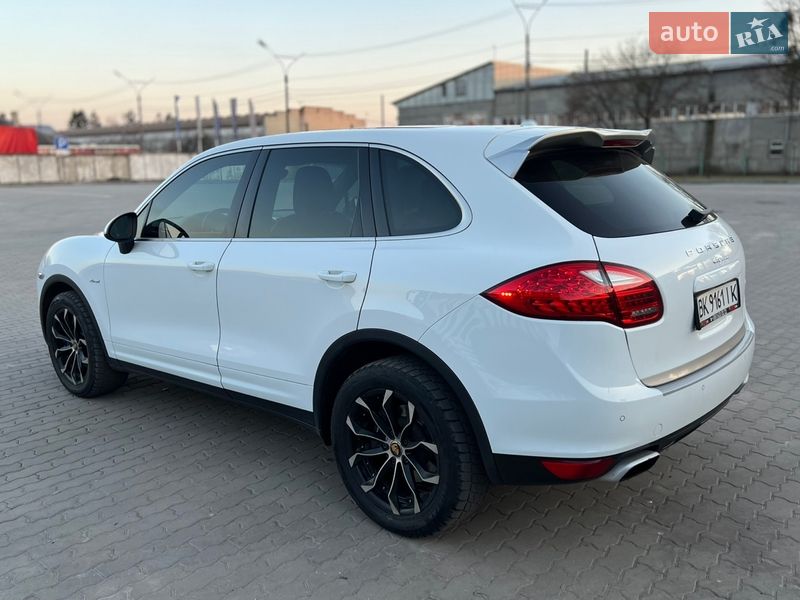 Позашляховик / Кросовер Porsche Cayenne 2014 в Нововолинську