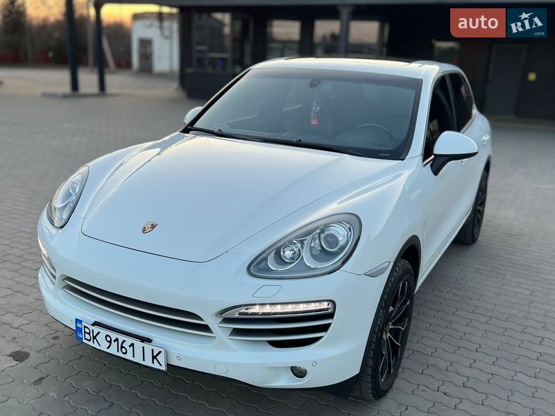 Позашляховик / Кросовер Porsche Cayenne 2014 в Нововолинську