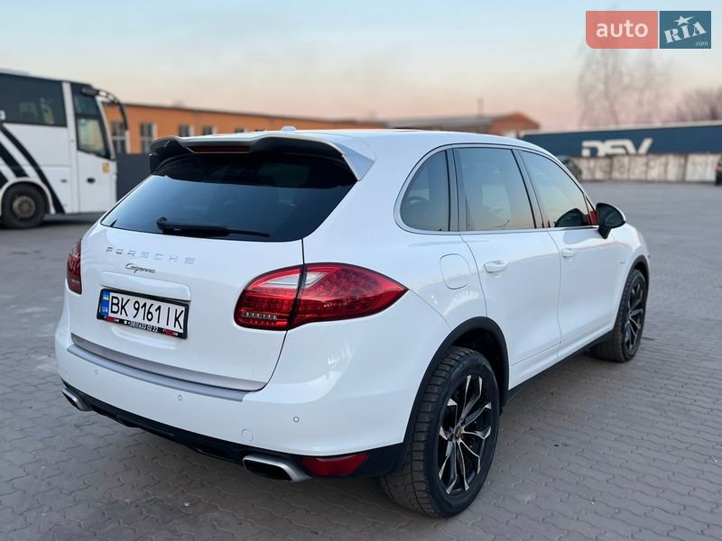 Позашляховик / Кросовер Porsche Cayenne 2014 в Нововолинську
