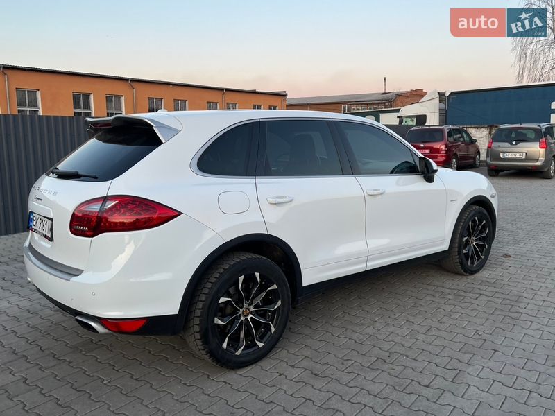 Позашляховик / Кросовер Porsche Cayenne 2014 в Нововолинську