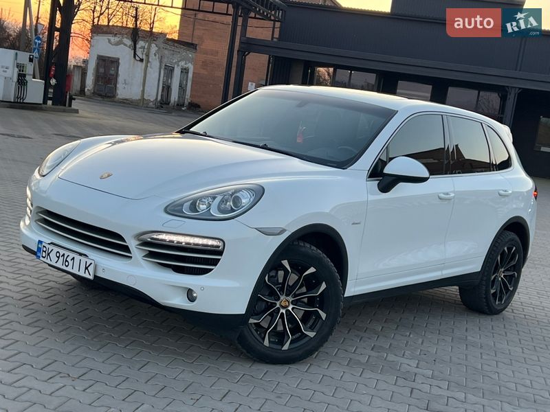 Позашляховик / Кросовер Porsche Cayenne 2014 в Нововолинську