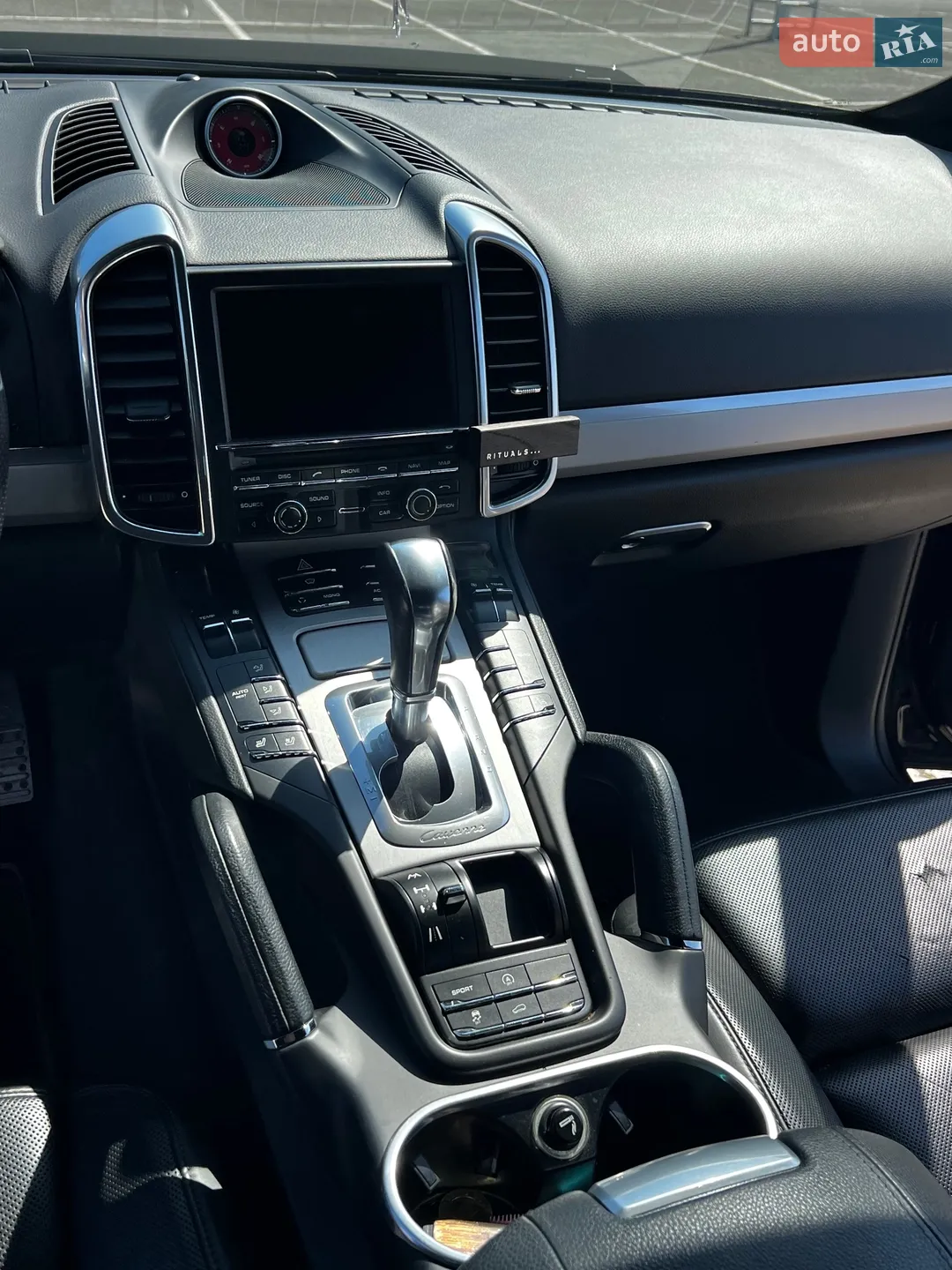 2010 Porsche Cayenne - мініатюра 9
