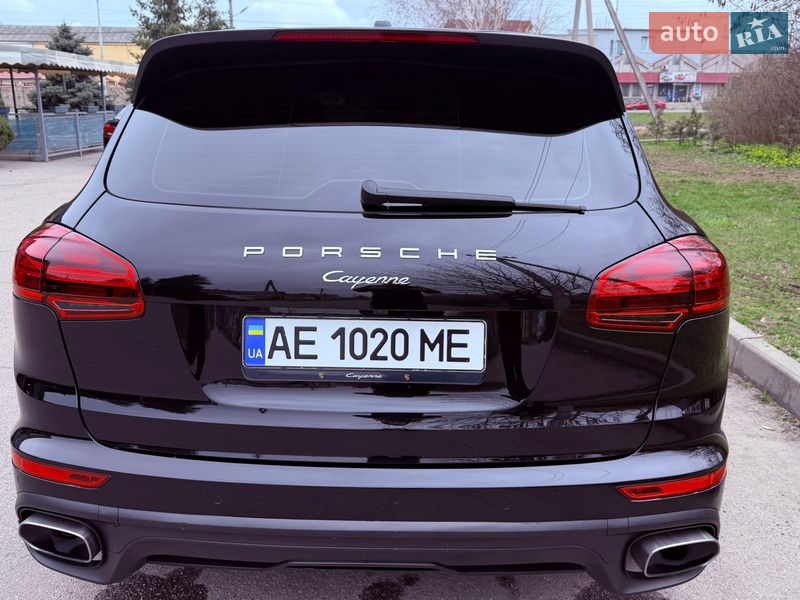 Позашляховик / Кросовер Porsche Cayenne 2016 в Дніпрі