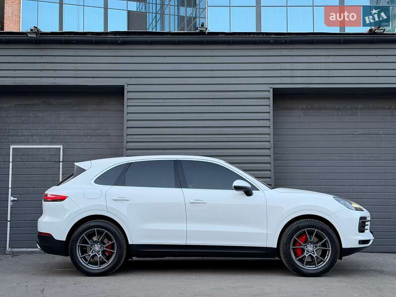 Внедорожник / Кроссовер Porsche Cayenne 2018 в Киеве