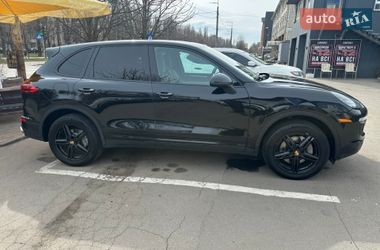 Внедорожник / Кроссовер Porsche Cayenne 2015 в Киеве
