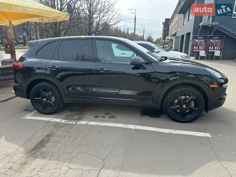 Внедорожник / Кроссовер Porsche Cayenne 2015 в Киеве