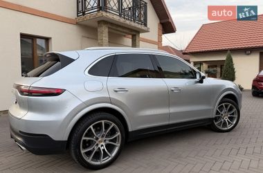 Позашляховик / Кросовер Porsche Cayenne 2018 в Нововолинську
