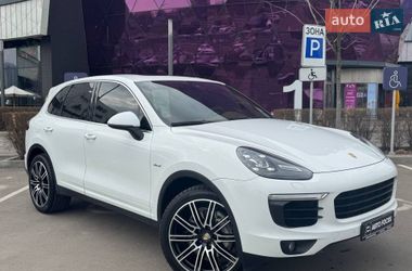 Внедорожник / Кроссовер Porsche Cayenne 2015 в Киеве