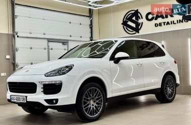 Внедорожник / Кроссовер Porsche Cayenne 2016 в Киеве