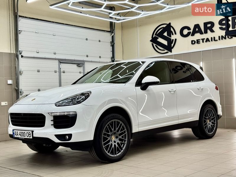 Внедорожник / Кроссовер Porsche Cayenne 2016 в Киеве