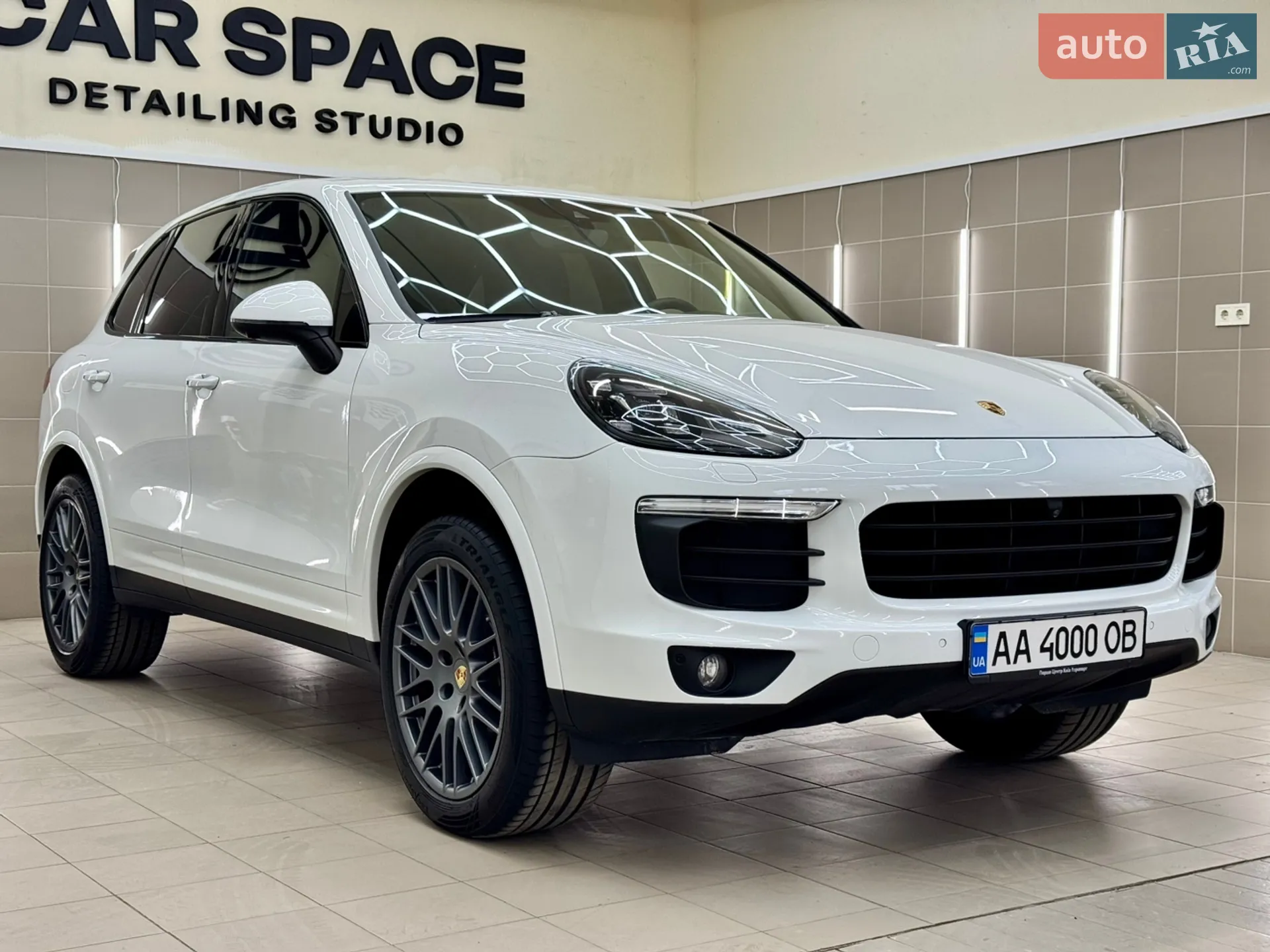2016 Porsche Cayenne - мініатюра 8