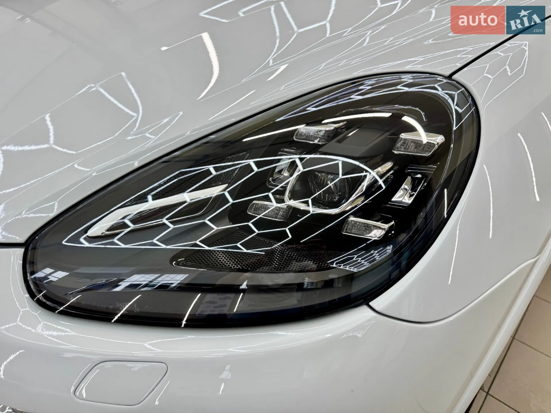 2016 Porsche Cayenne - мініатюра 20