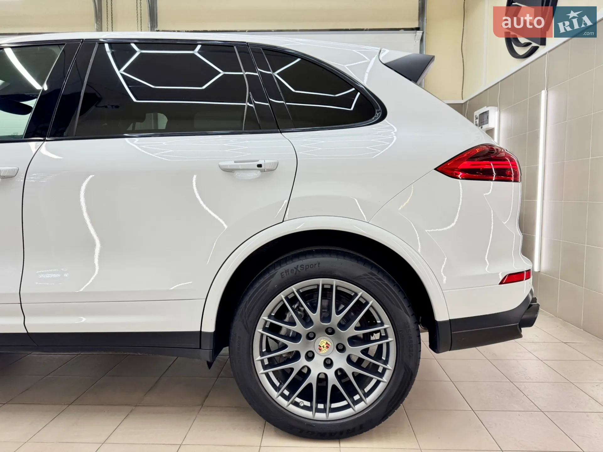 2016 Porsche Cayenne - мініатюра 33