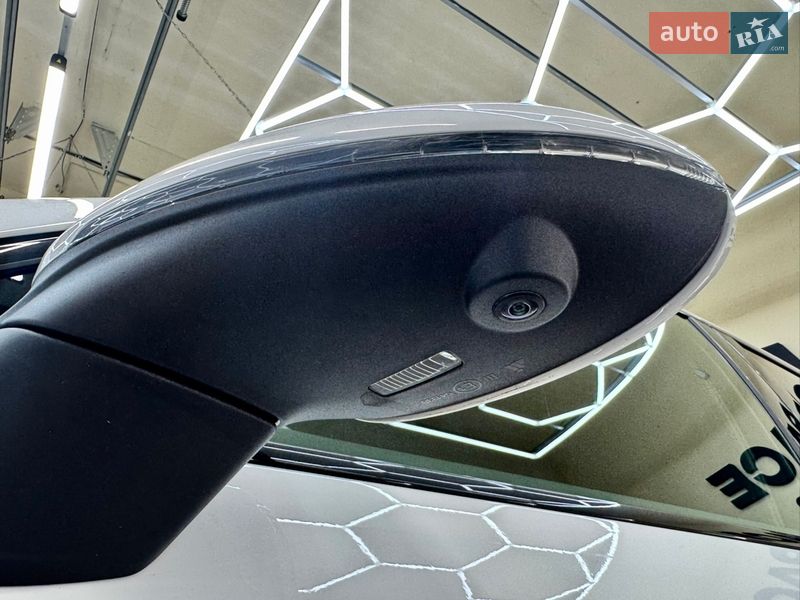 Внедорожник / Кроссовер Porsche Cayenne 2016 в Киеве