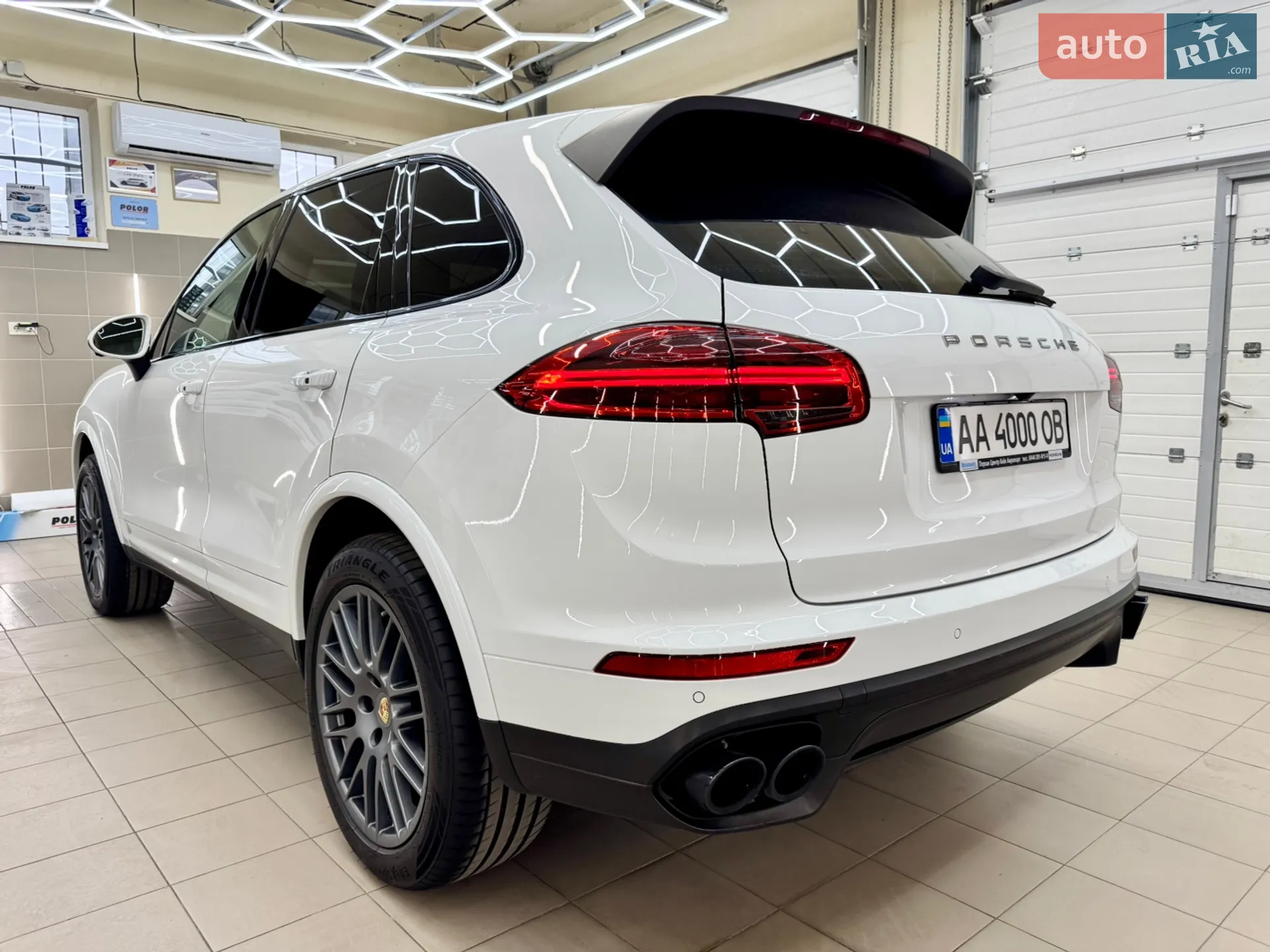 2016 Porsche Cayenne - мініатюра 24