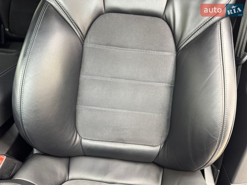 Внедорожник / Кроссовер Porsche Cayenne 2016 в Киеве