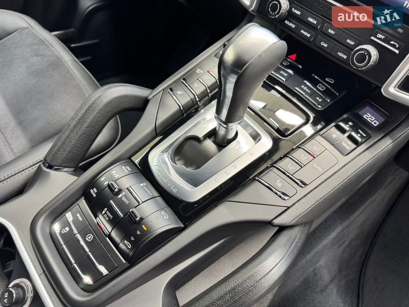 Внедорожник / Кроссовер Porsche Cayenne 2016 в Киеве
