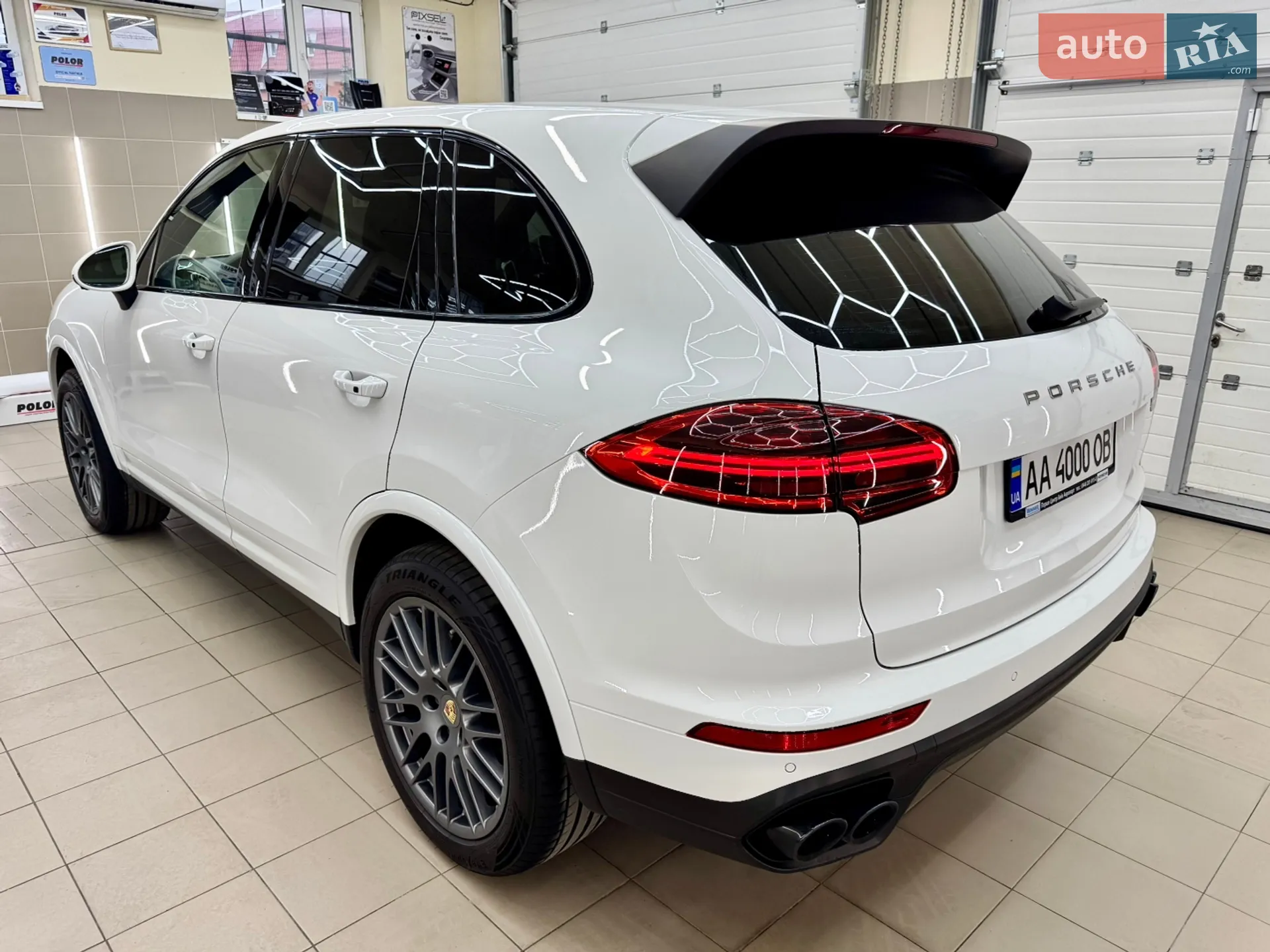 2016 Porsche Cayenne - мініатюра 27