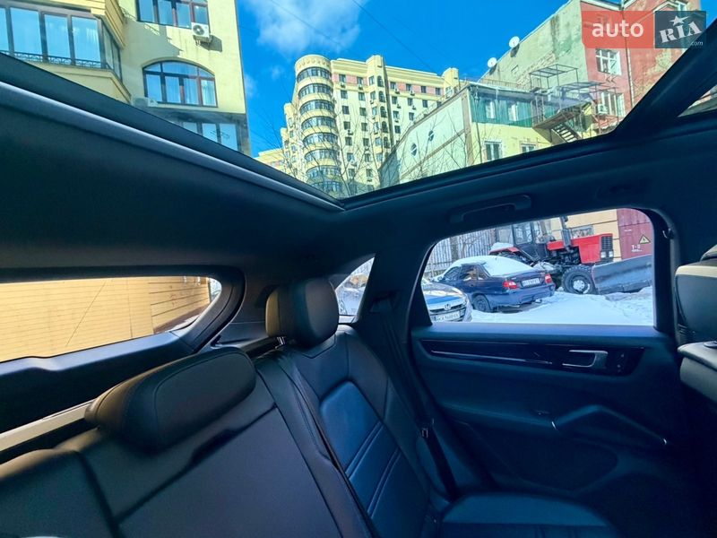 Позашляховик / Кросовер Porsche Cayenne 2022 в Києві