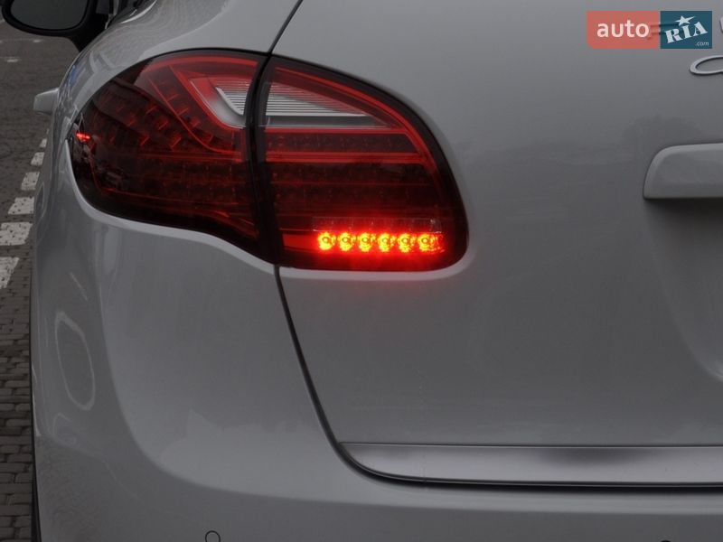 Позашляховик / Кросовер Porsche Cayenne 2012 в Одесі