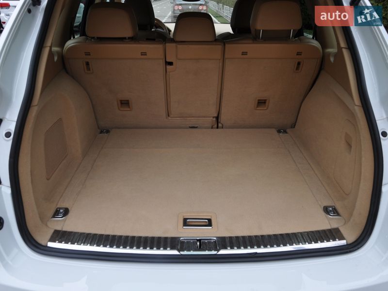 Позашляховик / Кросовер Porsche Cayenne 2012 в Одесі