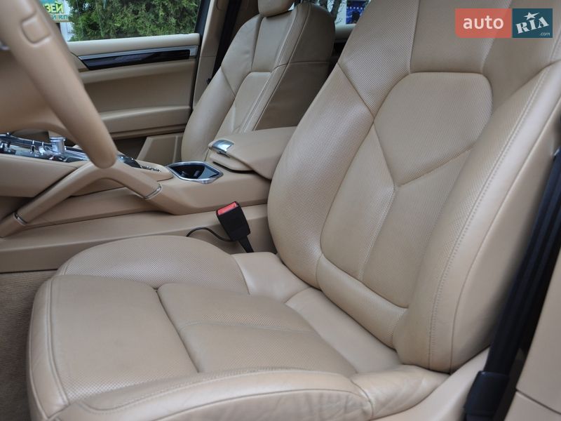 Позашляховик / Кросовер Porsche Cayenne 2012 в Одесі