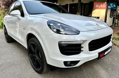 Позашляховик / Кросовер Porsche Cayenne 2016 в Києві