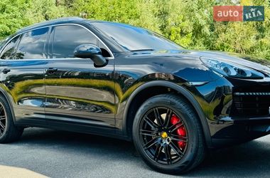 Внедорожник / Кроссовер Porsche Cayenne 2010 в Киеве