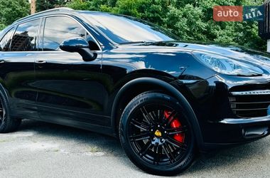 Позашляховик / Кросовер Porsche Cayenne 2010 в Києві