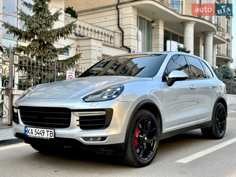 Позашляховик / Кросовер Porsche Cayenne 2015 в Києві